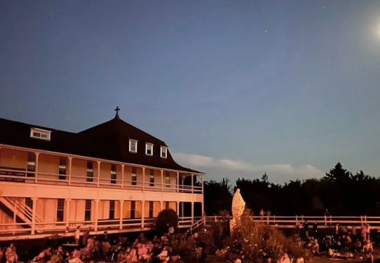 Image: Courtyard Stargazing Cape May Point
