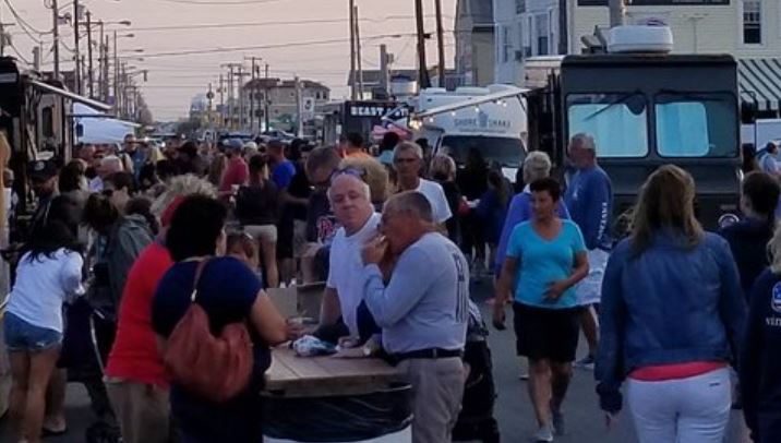 Image: Anglesea Night Market and Food Truck Festival