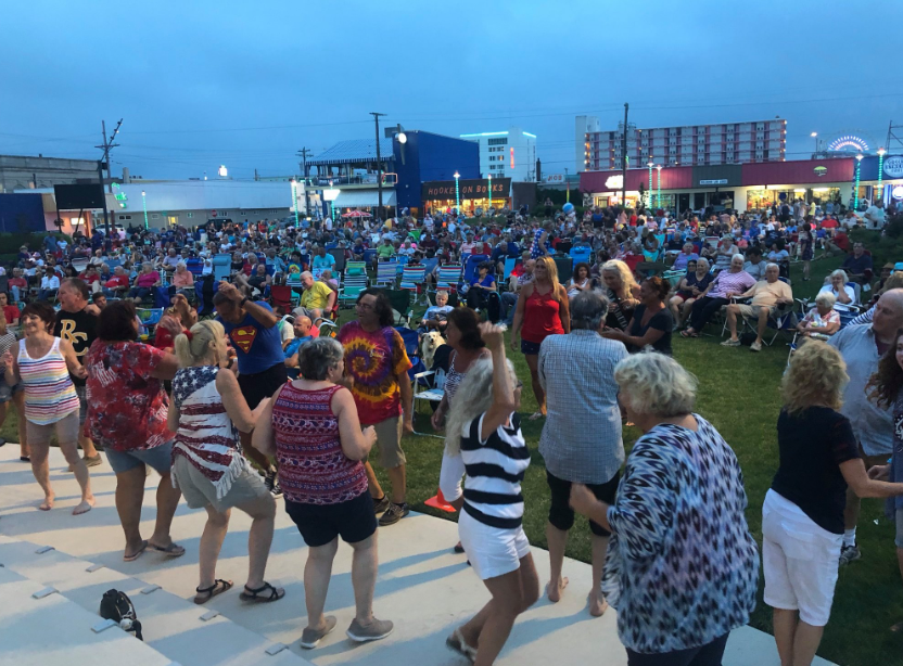 Image: Music in the Plaza Downtown Wildwood